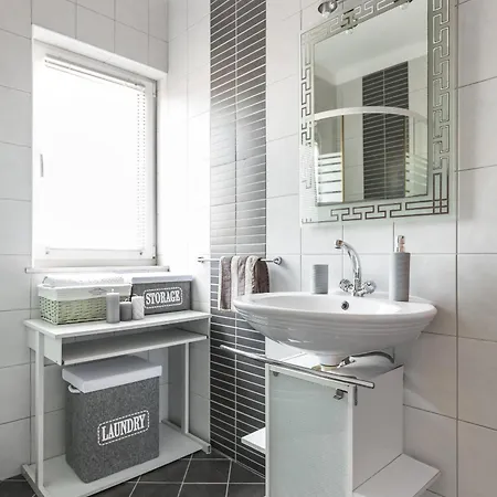 Vila Luxury With A Swimming Pool Split - 20334