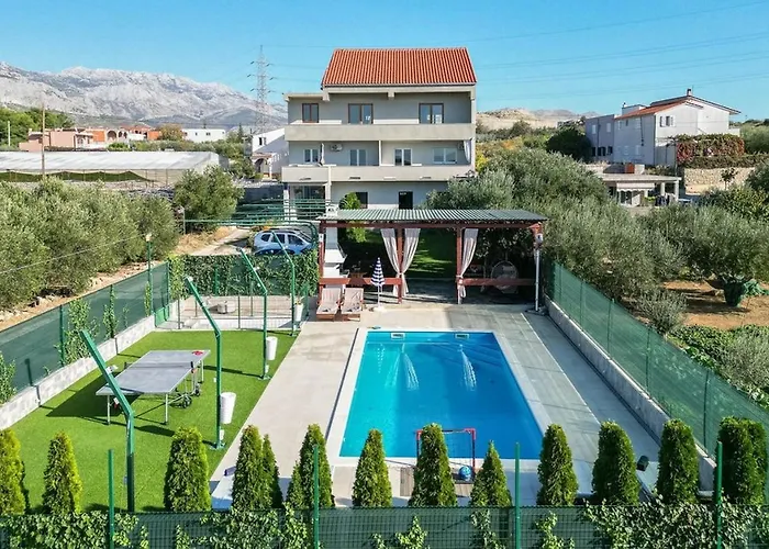 Villa Luxury With A Swimming Pool Split - 20334 *