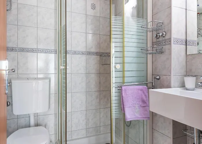 Villa Luxury With A Swimming Pool Split - 20334