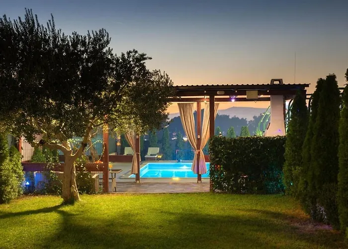 Luxury With A Swimming Pool Split - 20334