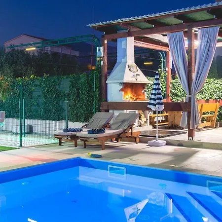 Luxury With A Swimming Pool Split - 20334 * Σολίν