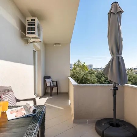 Βίλα Luxury With A Swimming Pool Split - 20334